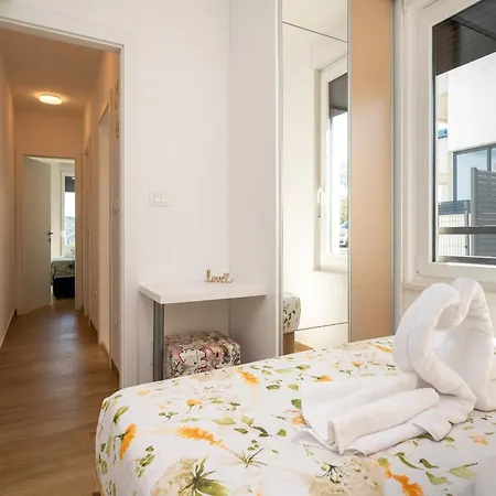 With Terrace Appartement