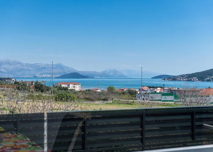 With Terrace Apartman Trogir