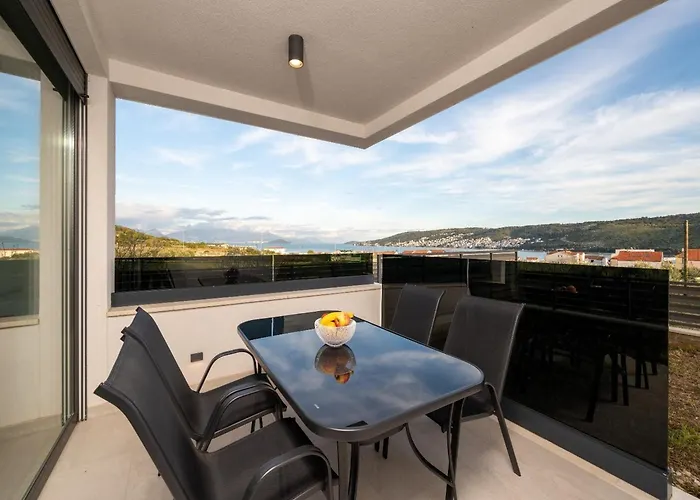 Apartman With Terrace Trogir