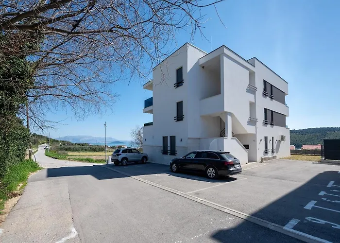 Apartman With Terrace Trogir