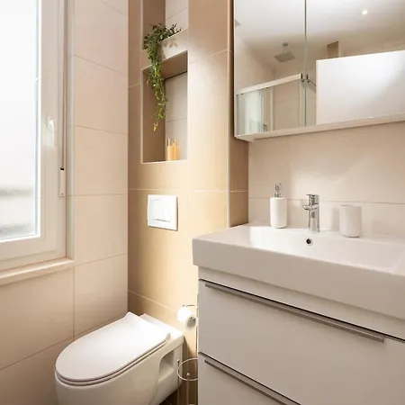 With Terrace トロギール