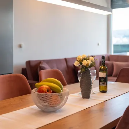 With Terrace アパート *