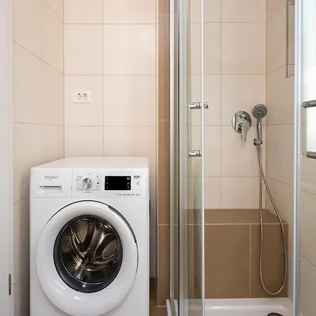 With Terrace トロギール