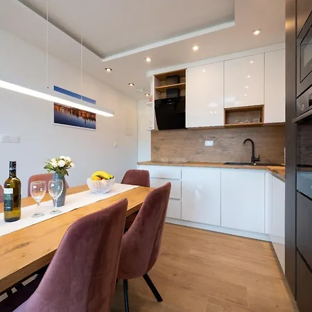 With Terrace アパート *